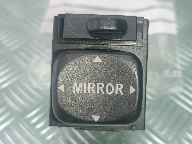 Recambio de mando retrovisor para toyota yaris (ksp9/scp9/nlp9) básico referencia OEM IAM  CONECTOR 7 PINES 