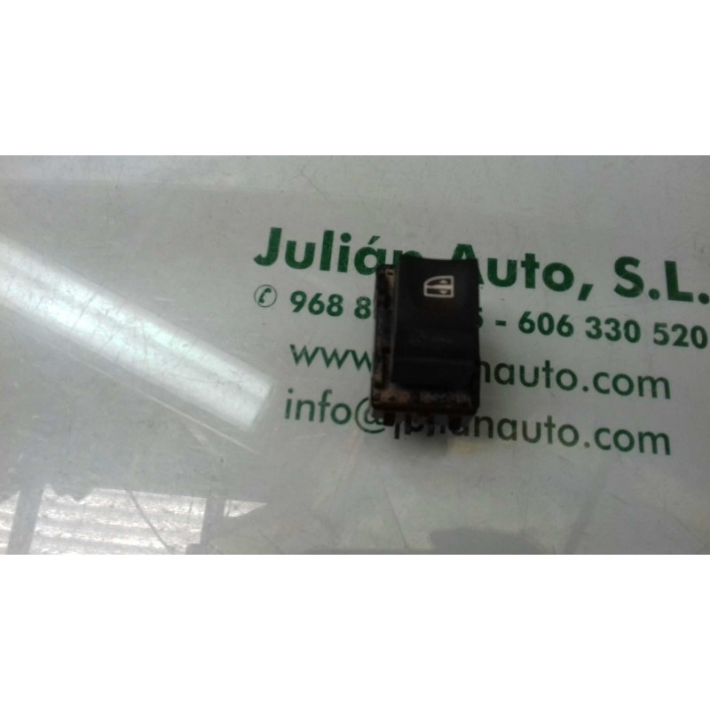 Recambio de mando elevalunas trasero izquierdo para renault megane iii berlina 5 p emotion referencia OEM IAM 254010003R  