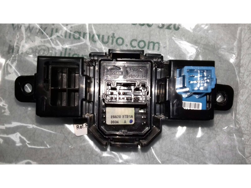 Recambio de mando retrovisor para nissan note acenta referencia OEM IAM 255703TB1A 3VV1A 689TB