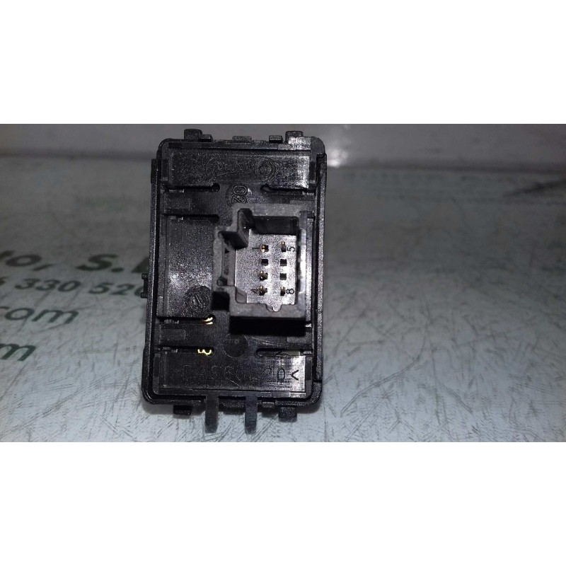 Recambio de mando elevalunas trasero derecho para renault megane ii berlina 5p confort authentique referencia OEM IAM    Recambio de mando elevalunas trasero derecho para renault megane ii berlina 5p confort authentique referencia OEM IAM