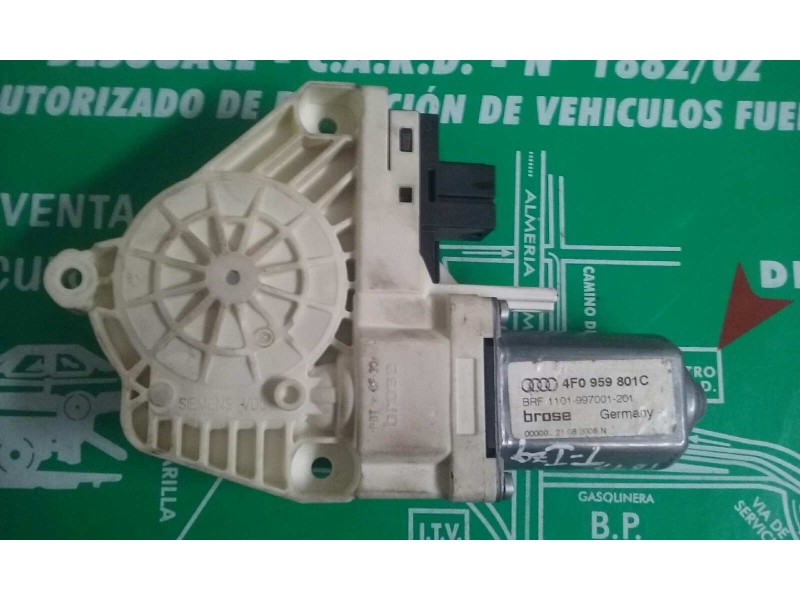 Recambio de motor elevalunas trasero izquierdo para audi a6 berlina (4f2) 3.0 tdi quattro (171kw) referencia OEM IAM 4F0959801C 