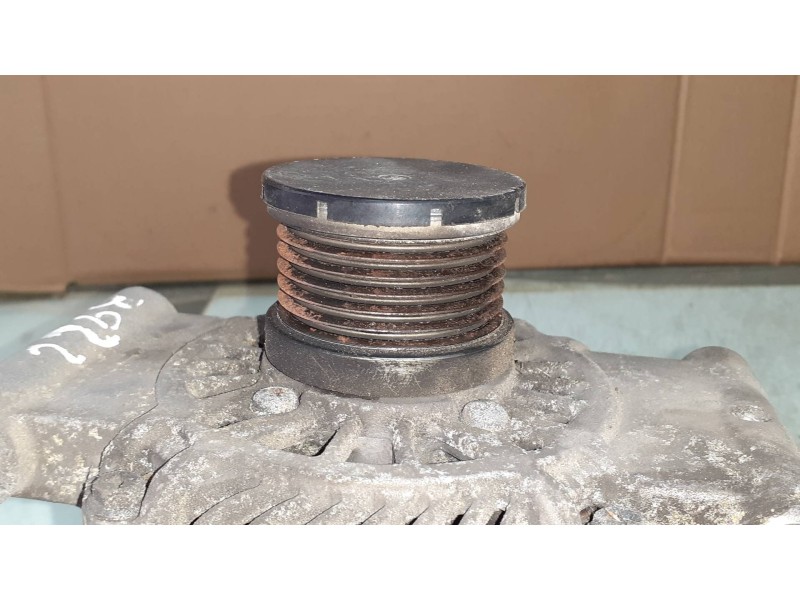 Recambio de alternador para peugeot 207 sw confort referencia OEM IAM V75769568002 MITSUBISHI CL8