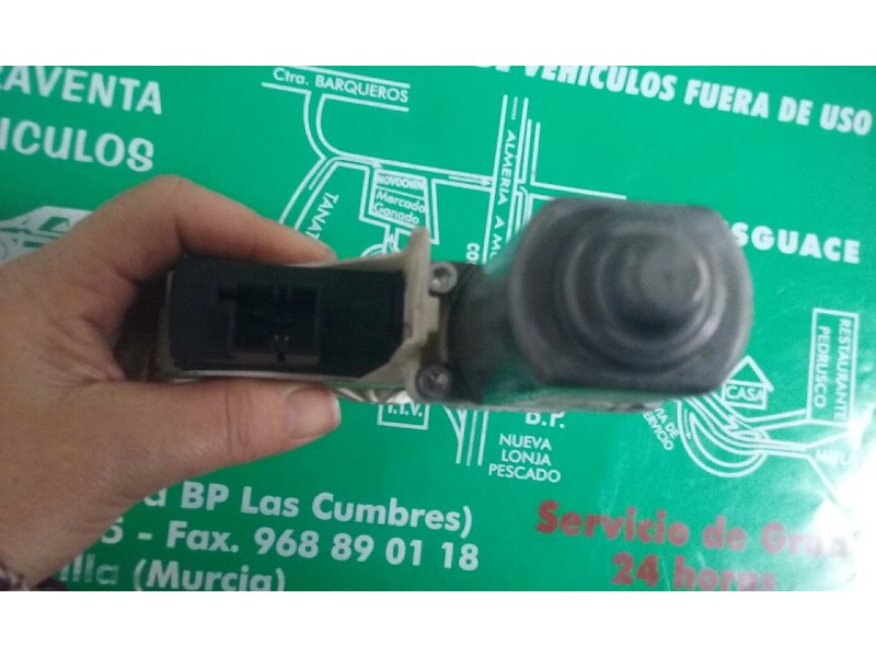 Recambio de motor elevalunas delantero izquierdo para audi a6 berlina (4f2) 2.7 tdi referencia OEM IAM 4F0959801D  