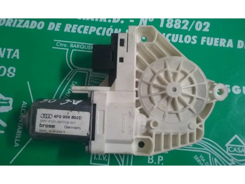 Recambio de motor elevalunas delantero derecho para audi a6 berlina (4f2) 3.0 tdi quattro (171kw) referencia OEM IAM 4F0959802D 