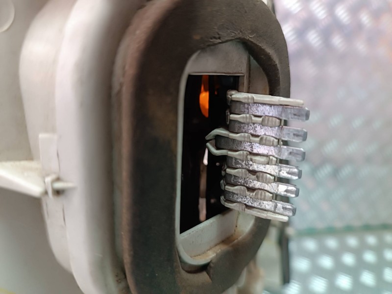 Recambio de piloto trasero izquierdo para opel astra g berlina comfort referencia OEM IAM 084421916LF 29059010 084421916L