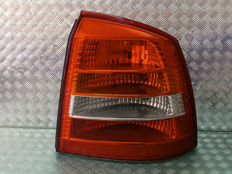 Recambio de piloto trasero derecho para opel astra g berlina comfort referencia OEM IAM 90521544  170102HF