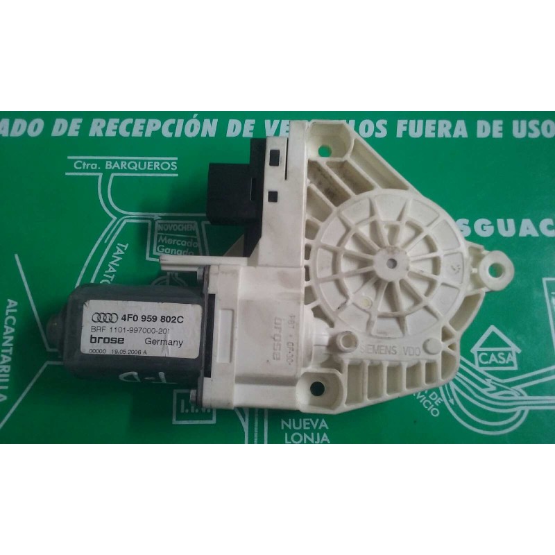 Recambio de motor elevalunas trasero derecho para audi a6 berlina (4f2) 2.7 tdi referencia OEM IAM 4F0959802C  