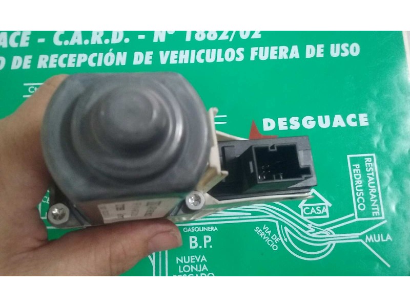 Recambio de motor elevalunas trasero derecho para audi a6 berlina (4f2) 2.7 tdi referencia OEM IAM 4F0959802C  