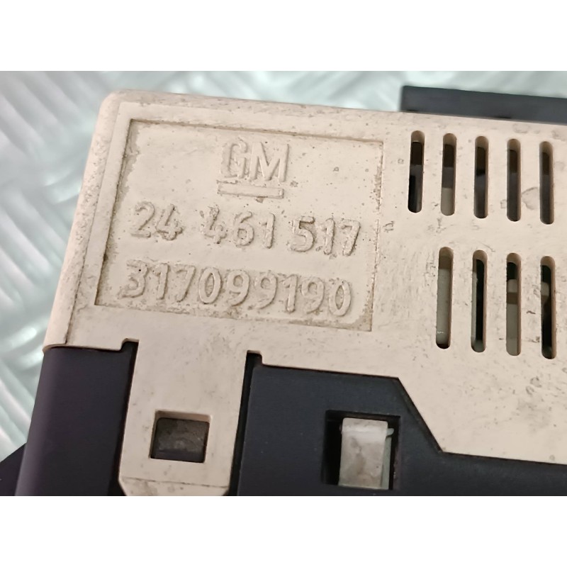 Recambio de pantalla multifuncion para opel astra g berlina comfort referencia OEM IAM 24461517 98496 317099190