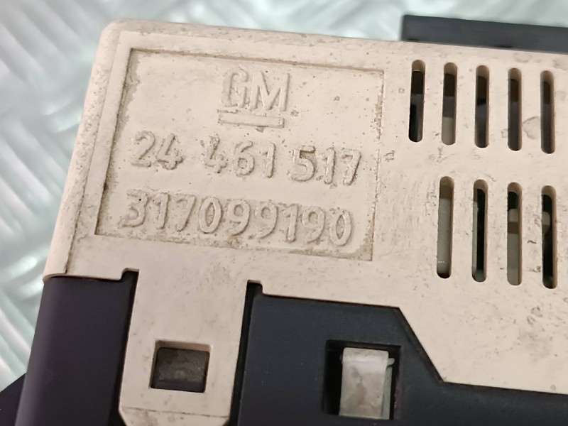 Recambio de pantalla multifuncion para opel astra g berlina comfort referencia OEM IAM 24461517 98496 317099190