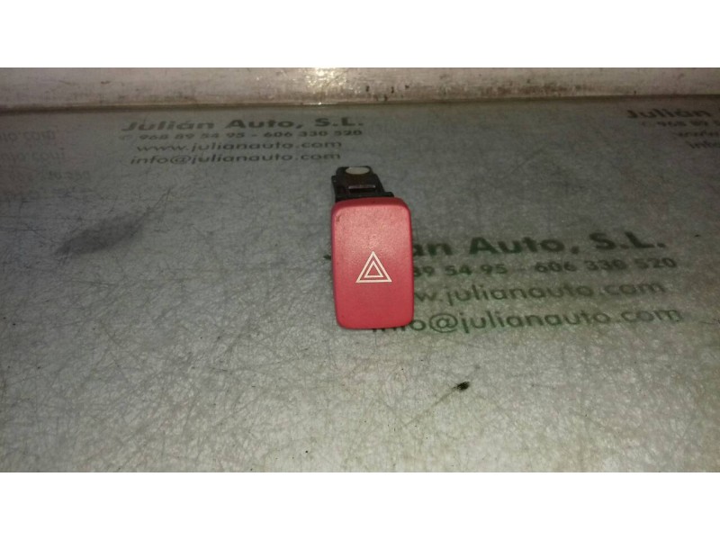 Recambio de warning para hyundai tucson essence bluedrive 2wd referencia OEM IAM 864W0140 ROJO 6+2 PINES