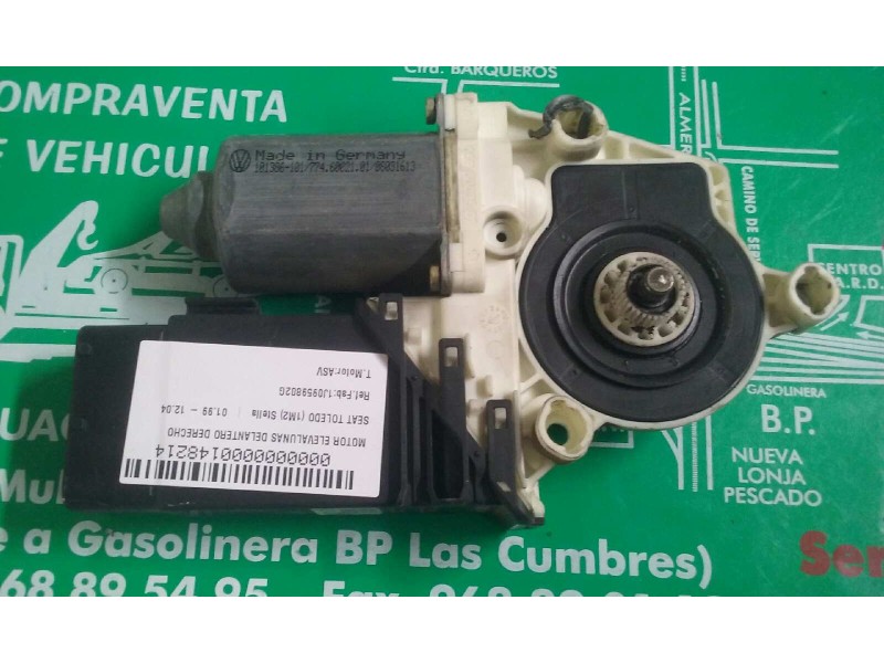 Recambio de motor elevalunas delantero derecho para seat toledo (1m2) stella referencia OEM IAM 1J0959802G  