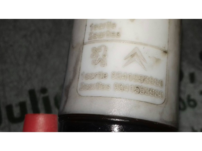 Recambio de bomba limpia para peugeot 208 access referencia OEM IAM 9641553880 9641553980 2 PINES