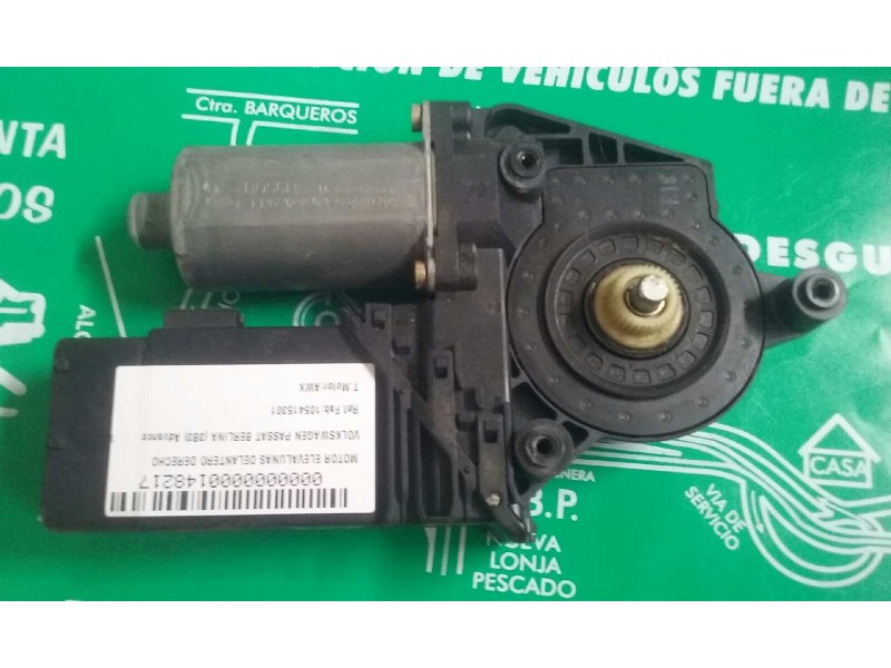 Recambio de motor elevalunas delantero derecho para volkswagen passat berlina (3b3) advance referencia OEM IAM 105415301 0507424