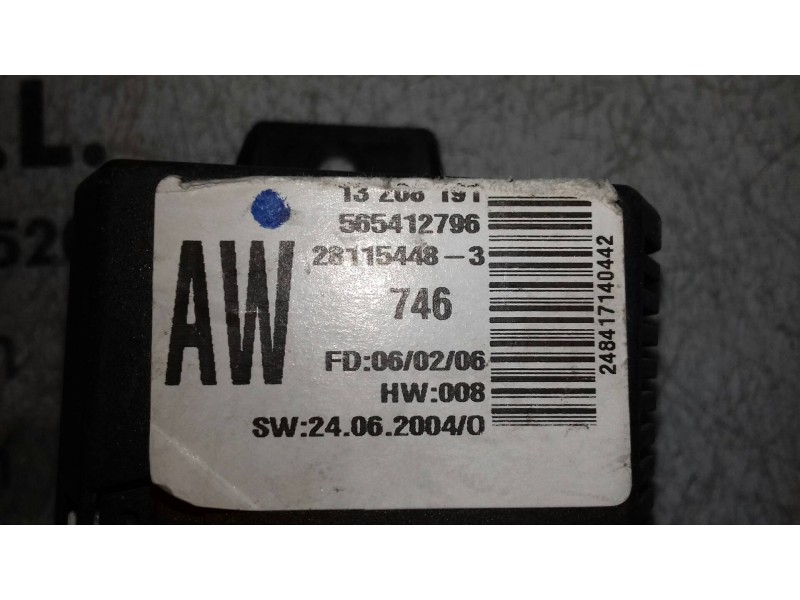 Recambio de pantalla multifuncion para opel corsa c essentia referencia OEM IAM 565412796 281154483 