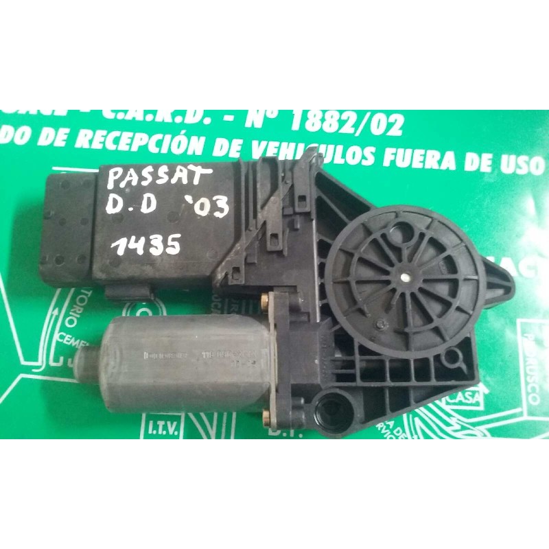 Recambio de motor elevalunas delantero derecho para volkswagen passat berlina (3b3) advance referencia OEM IAM 105415301 0507424