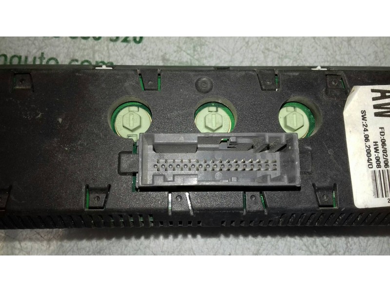 Recambio de pantalla multifuncion para opel corsa c essentia referencia OEM IAM 565412796 281154483 