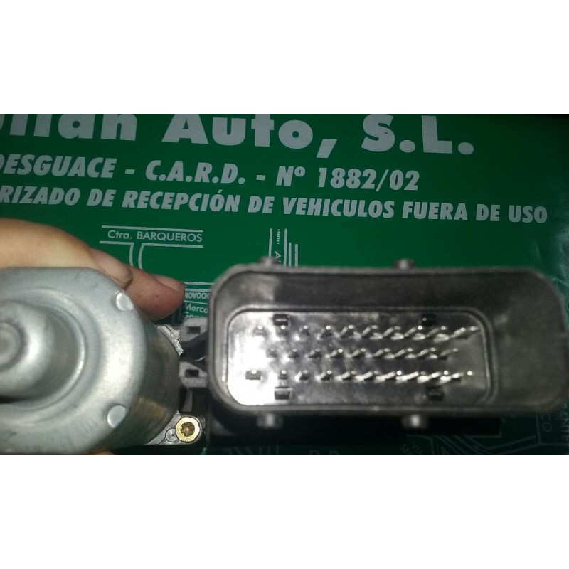Recambio de motor elevalunas delantero derecho para volkswagen passat berlina (3b3) advance referencia OEM IAM 105415301 0507424