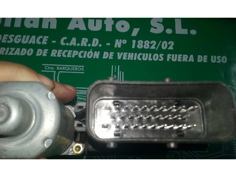 Recambio de motor elevalunas delantero derecho para volkswagen passat berlina (3b3) advance referencia OEM IAM 105415301 0507424