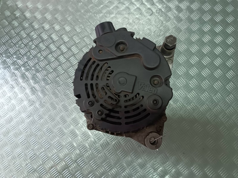 Recambio de alternador para citroen c5 berlina 2.0 hdi magic referencia OEM IAM 9641302580 VALEO 