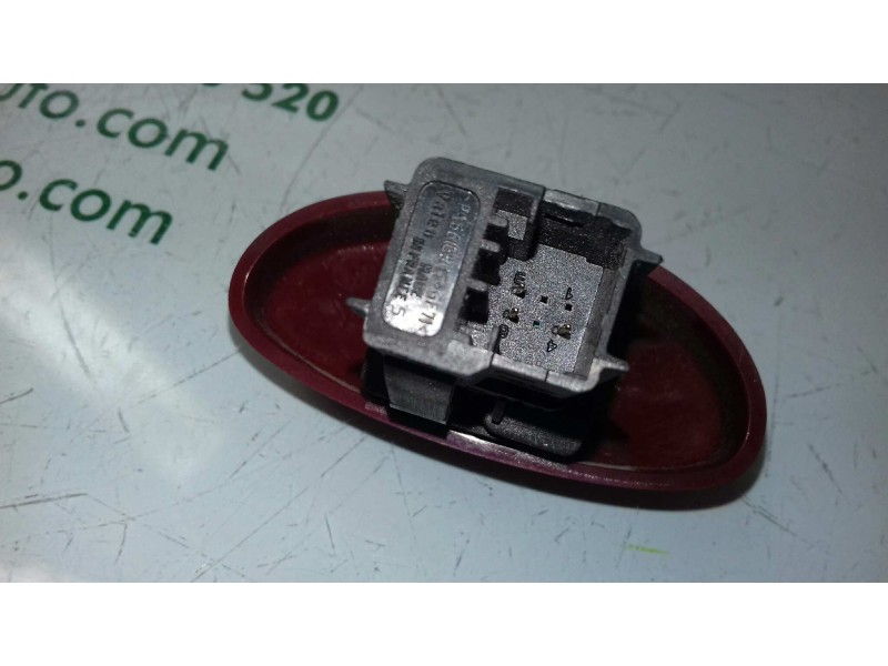 Recambio de warning para peugeot 206 berlina look referencia OEM IAM 9643213777  