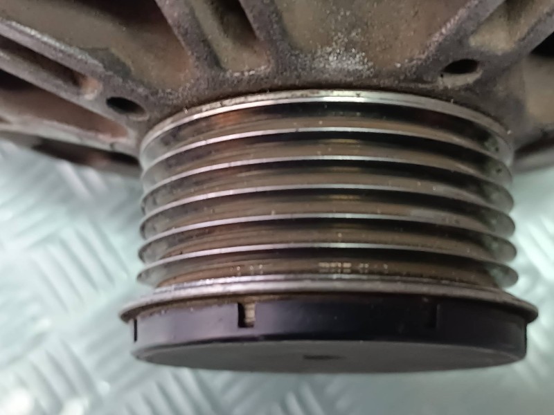 Recambio de alternador para citroen c5 berlina 2.0 hdi magic referencia OEM IAM 9641302580 VALEO 