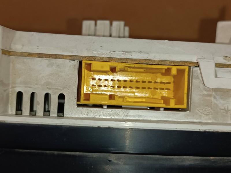 Recambio de cuadro instrumentos para fiat brava (182) 1.9 jtd cat referencia OEM IAM 46754652  