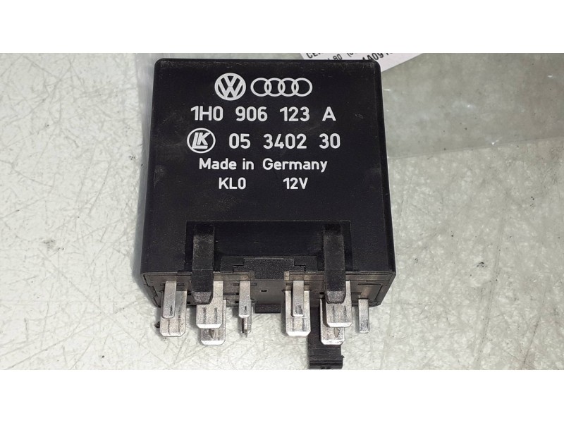 Recambio de centralita aire acondicionado para audi 80 avant 1.9 tdi referencia OEM IAM 4A0919579C 05340230 136