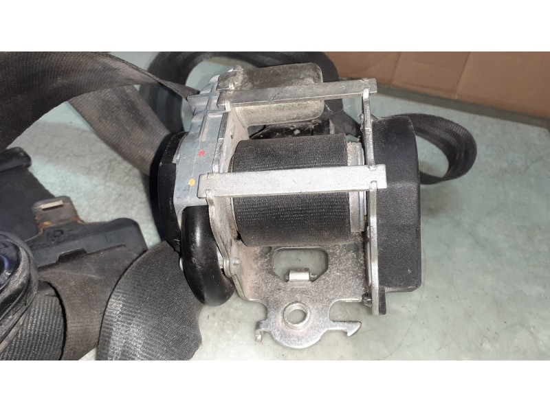 Recambio de cinturon seguridad delantero derecho para peugeot 307 break/sw (s2) sw referencia OEM IAM 040066 7105427 5507746