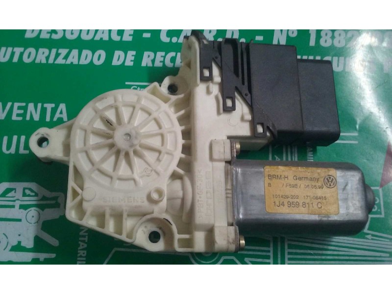 Recambio de motor elevalunas trasero izquierdo para volkswagen golf iv berlina (1j1) conceptline referencia OEM IAM 1J4959811C  