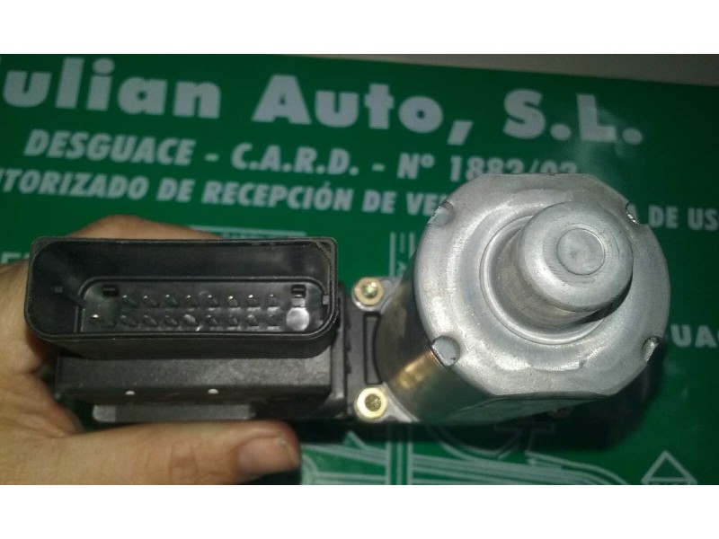 Recambio de motor elevalunas trasero izquierdo para volkswagen passat berlina (3b3) referencia OEM IAM 0130821697 05074280 10540