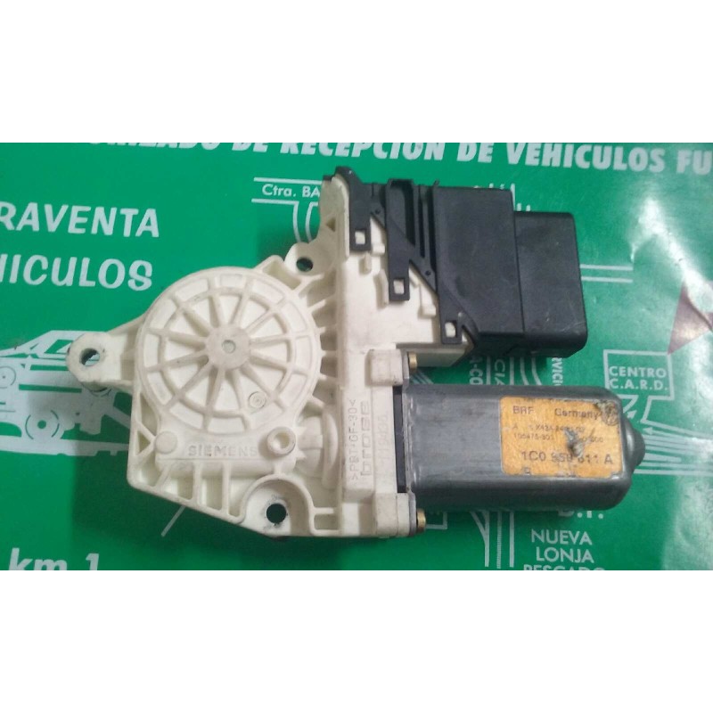 Recambio de motor elevalunas delantero izquierdo para volkswagen bora berlina (1j2) conceptline referencia OEM IAM 1C0959611A  