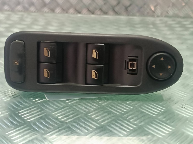 Recambio de mando elevalunas delantero izquierdo para citroen c8 2.0 16v premier referencia OEM IAM 532697045  