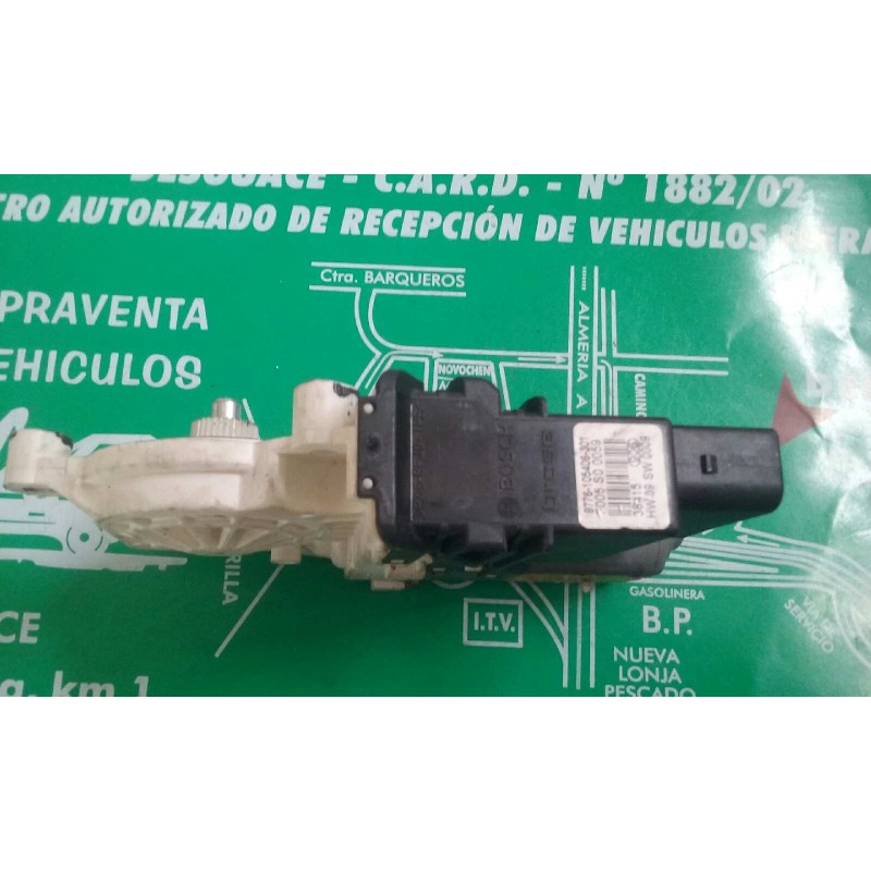 Recambio de motor elevalunas delantero izquierdo para volkswagen bora berlina (1j2) conceptline referencia OEM IAM 1C0959611A  