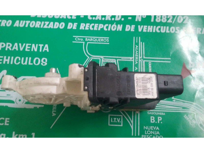 Recambio de motor elevalunas delantero izquierdo para volkswagen bora berlina (1j2) conceptline referencia OEM IAM 1C0959611A  
