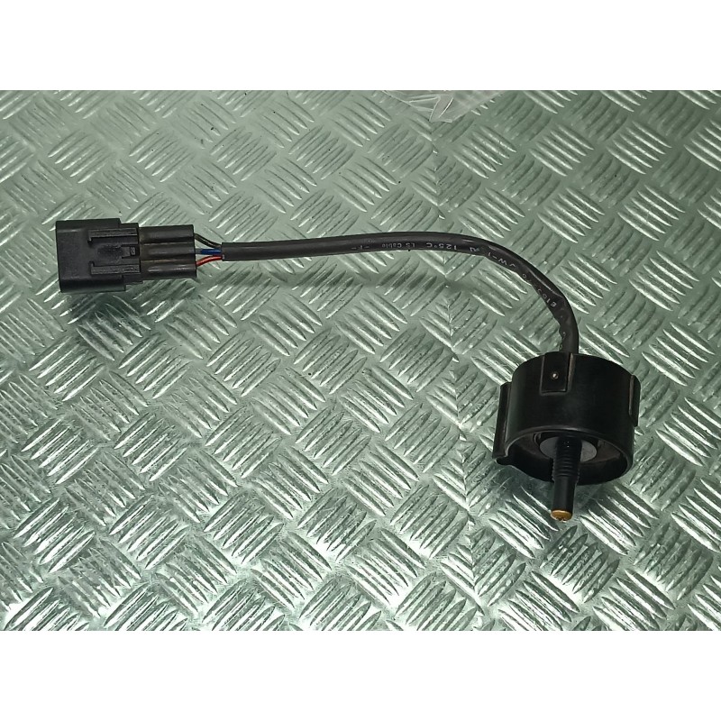 Recambio de sensor para kia carens (un) emotion referencia OEM IAM E153276 CONECTOR 3 PINES DETECTOR AGUA