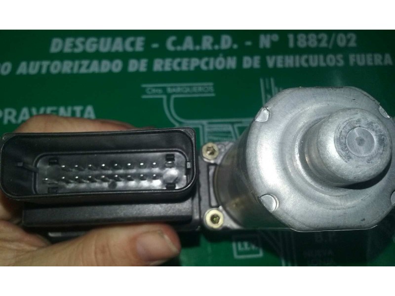 Recambio de motor elevalunas trasero izquierdo para volkswagen passat berlina (3b3) comfortline referencia OEM IAM 105406301  