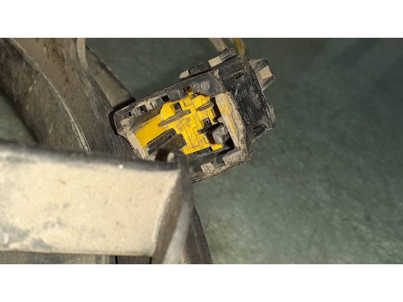 Recambio de electroventilador para peugeot 206 cc cc referencia OEM IAM 9643386780 GATE CONECTOR 2 PINES