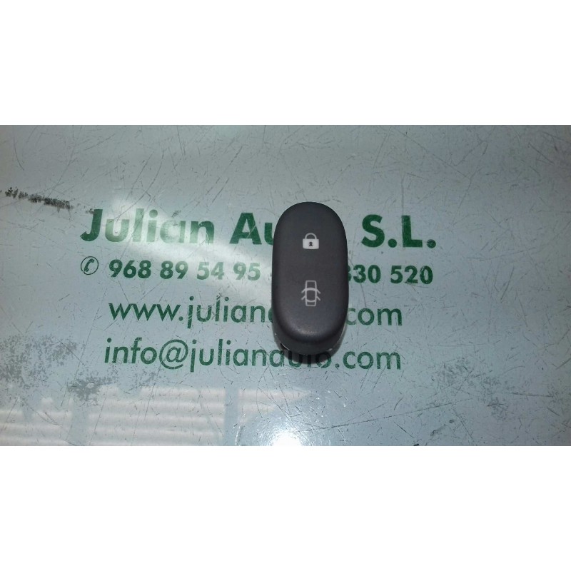 Recambio de interruptor para renault clio ii fase i (b/cbo) 1.2 referencia OEM IAM 038167A  CIERRE
