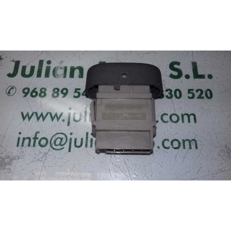 Recambio de interruptor para renault clio ii fase i (b/cbo) 1.2 referencia OEM IAM 038167A  CIERRE Recambio de interruptor para renault clio ii fase i (b/cbo) 1.2 referencia OEM IAM 038167A  CIERRE