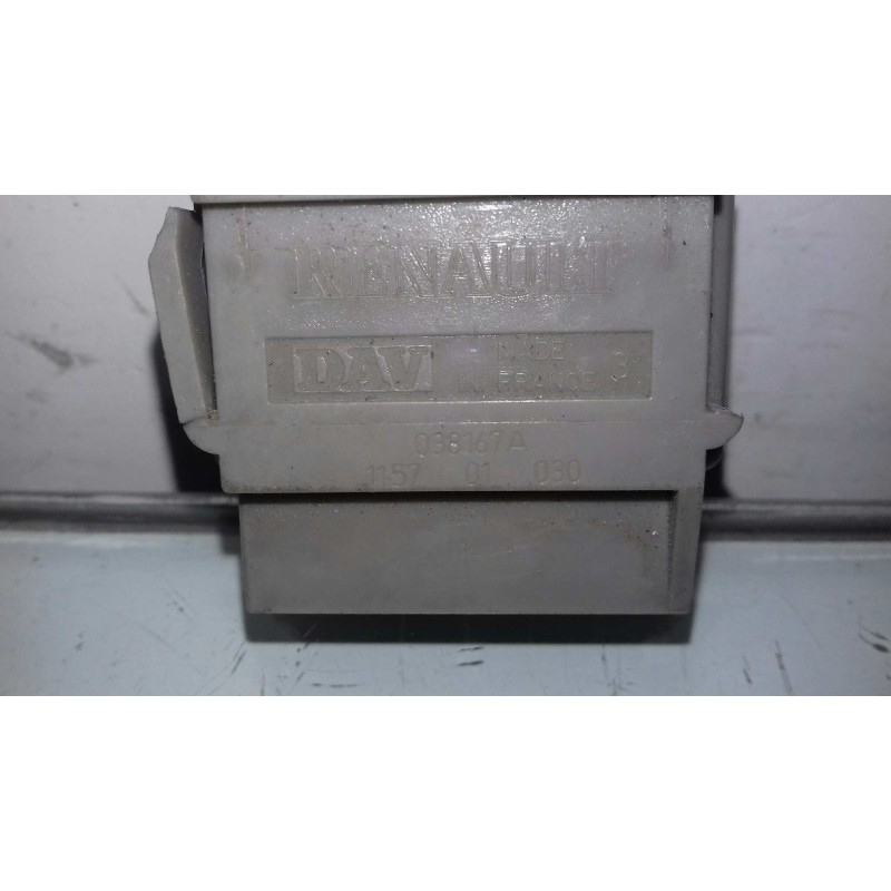 Recambio de interruptor para renault clio ii fase i (b/cbo) 1.2 referencia OEM IAM 038167A  CIERRE Recambio de interruptor para renault clio ii fase i (b/cbo) 1.2 referencia OEM IAM 038167A  CIERRE