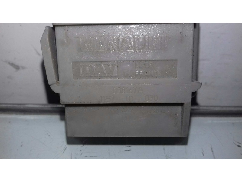 Recambio de interruptor para renault clio ii fase i (b/cbo) 1.2 referencia OEM IAM 038167A  CIERRE Recambio de interruptor para renault clio ii fase i (b/cbo) 1.2 referencia OEM IAM 038167A  CIERRE