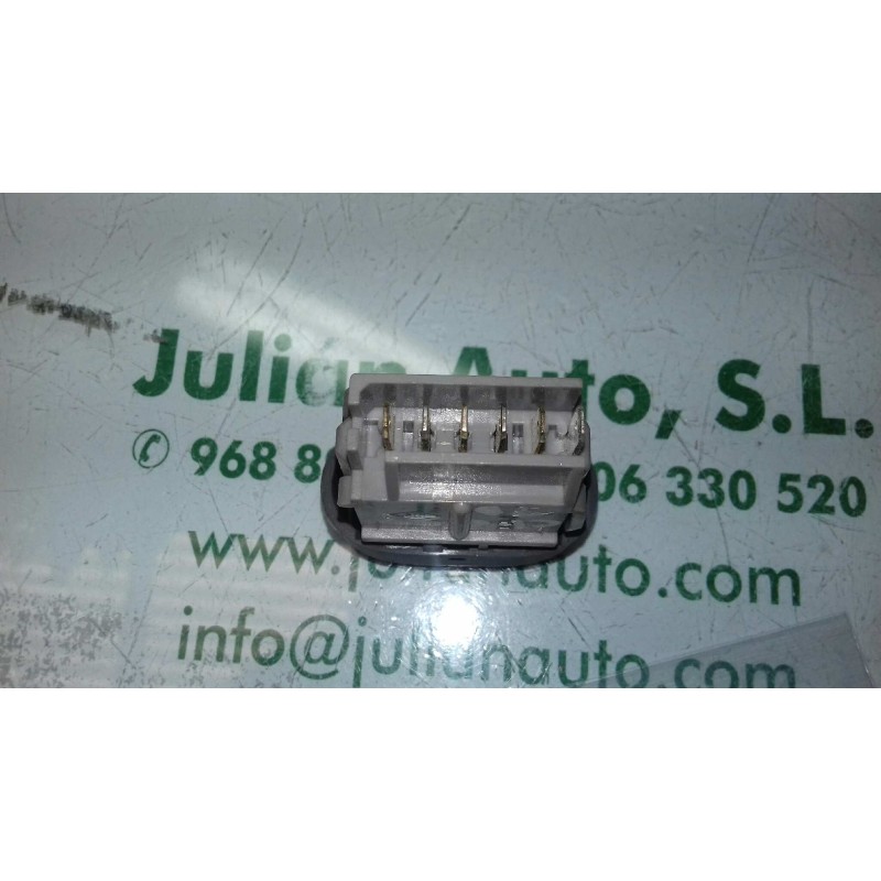 Recambio de interruptor para renault clio ii fase i (b/cbo) 1.2 referencia OEM IAM 038167A  CIERRE Recambio de interruptor para renault clio ii fase i (b/cbo) 1.2 referencia OEM IAM 038167A  CIERRE