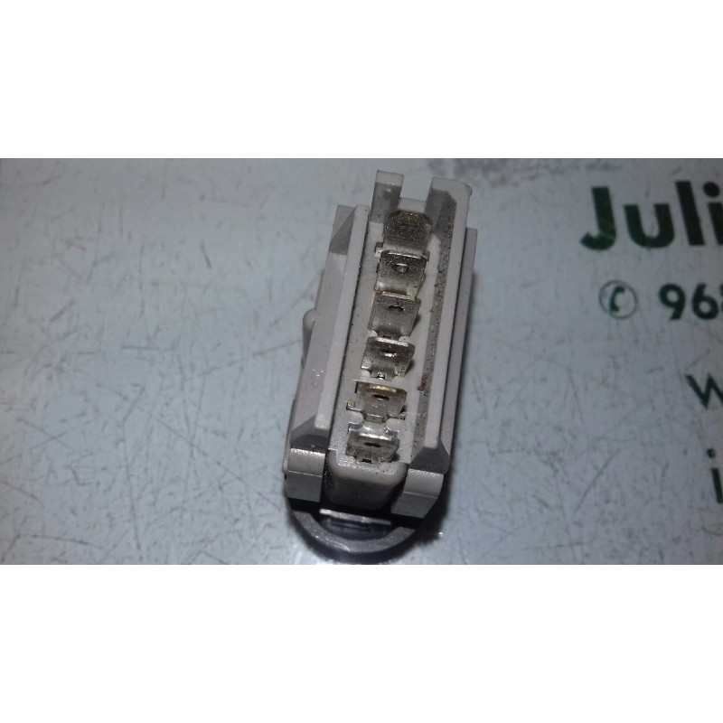 Recambio de interruptor para renault clio ii fase i (b/cbo) 1.2 referencia OEM IAM 038167A  CIERRE Recambio de interruptor para renault clio ii fase i (b/cbo) 1.2 referencia OEM IAM 038167A  CIERRE