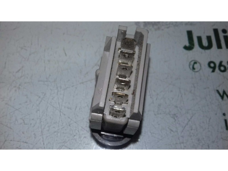 Recambio de interruptor para renault clio ii fase i (b/cbo) 1.2 referencia OEM IAM 038167A  CIERRE Recambio de interruptor para renault clio ii fase i (b/cbo) 1.2 referencia OEM IAM 038167A  CIERRE
