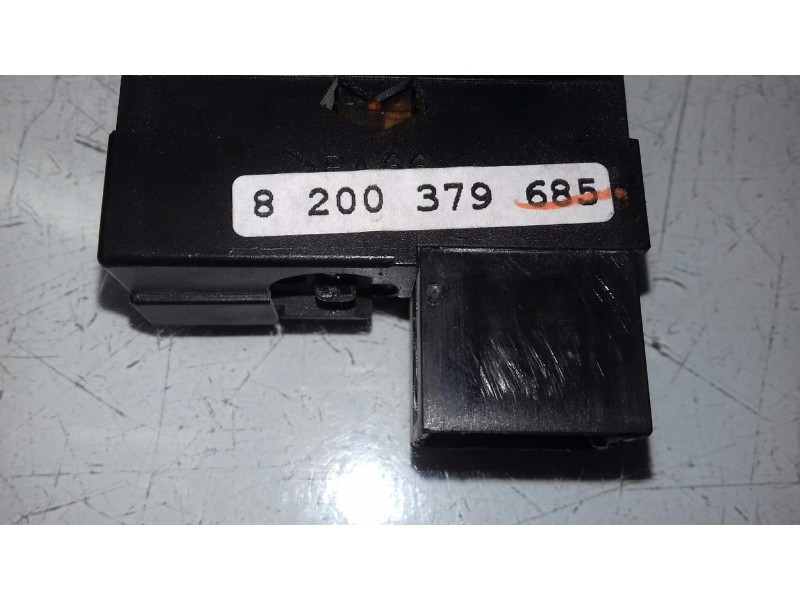 Recambio de mando luces para renault clio iii confort dynamique referencia OEM IAM 8200379685  REGULADOR LUCES