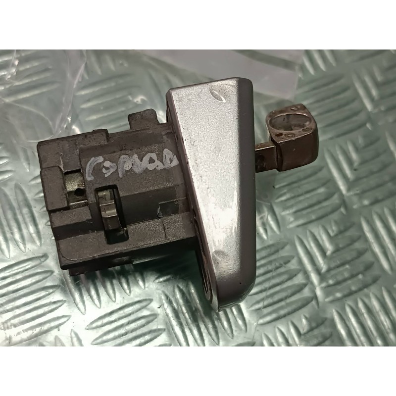 Recambio de bombin puerta delantera izquierda para opel corsa d catch me referencia OEM IAM   GRIS Recambio de bombin puerta delantera izquierda para opel corsa d catch me referencia OEM IAM   GRIS