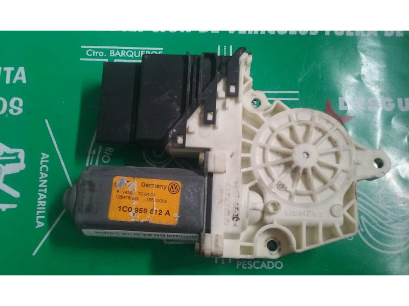 Recambio de motor elevalunas trasero derecho para volkswagen bora berlina (1j2) conceptline referencia OEM IAM 1C0959812A 977610