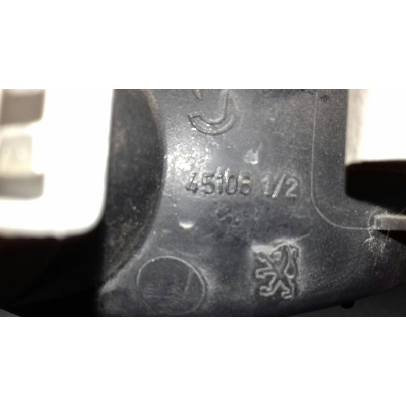 Recambio de luz central de freno para peugeot 206 berlina x-line referencia OEM IAM 45106 28D302 2 PINES