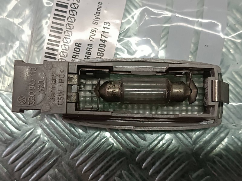 Recambio de luz interior para seat alhambra (7v9) stylance referencia OEM IAM 3B0947113  CONECTOR 2 PINES
